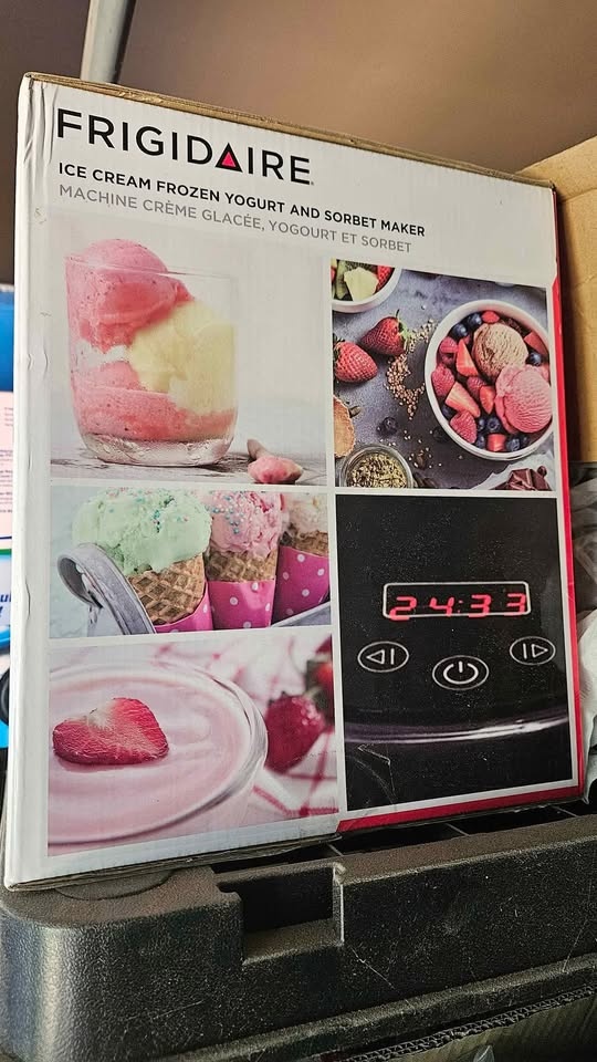 Frigidaire Frozen Yogurt, Ice Cream & Sorbet Maker - photo 2