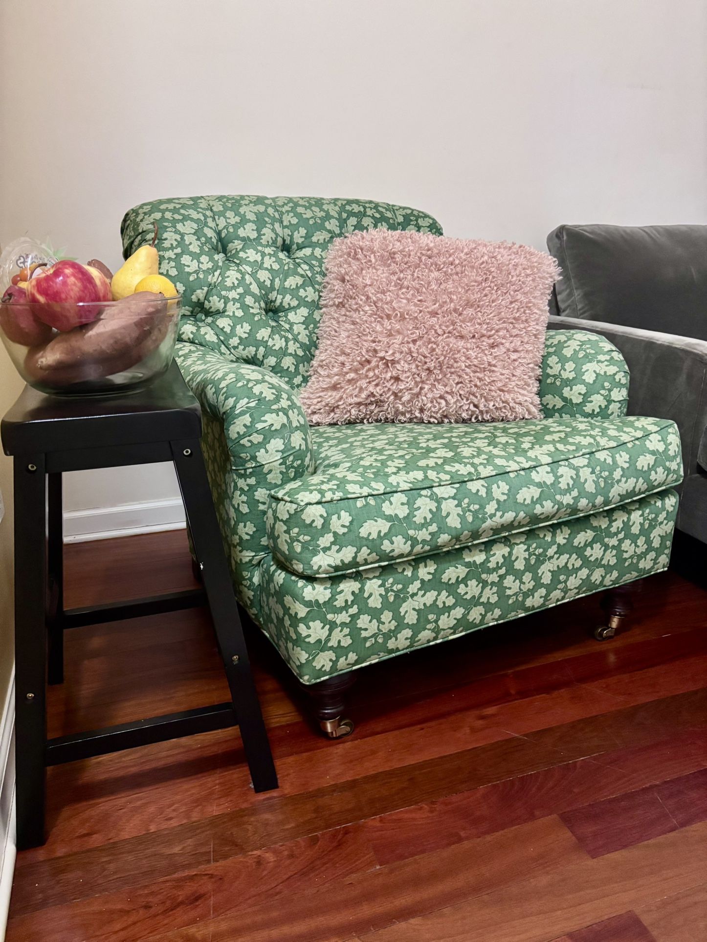 Vintage Granny-Chic Green Accent Chair - photo 2