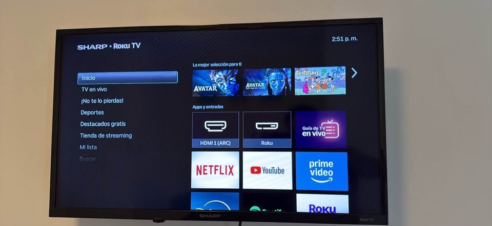Sharp 30” Smart TV + Wall Mount – Good Condition - photo 4