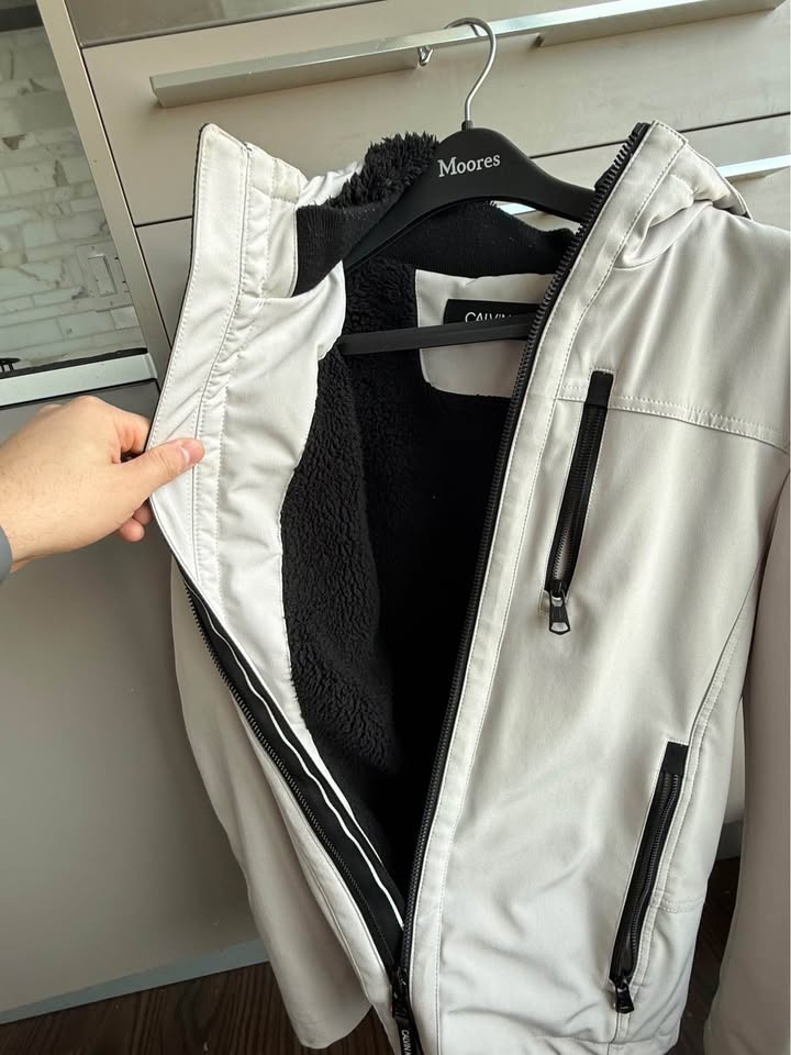 Calvin Klein Light Grey Jacket – Size Small, Good Condition - photo 2