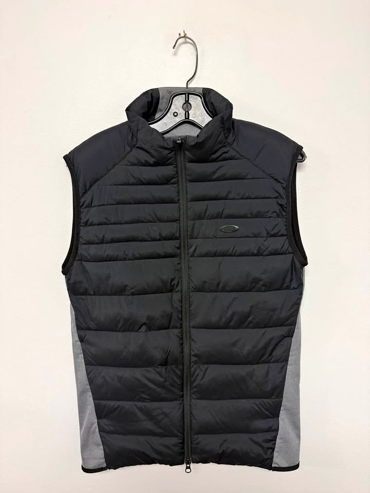 Oakley Vest