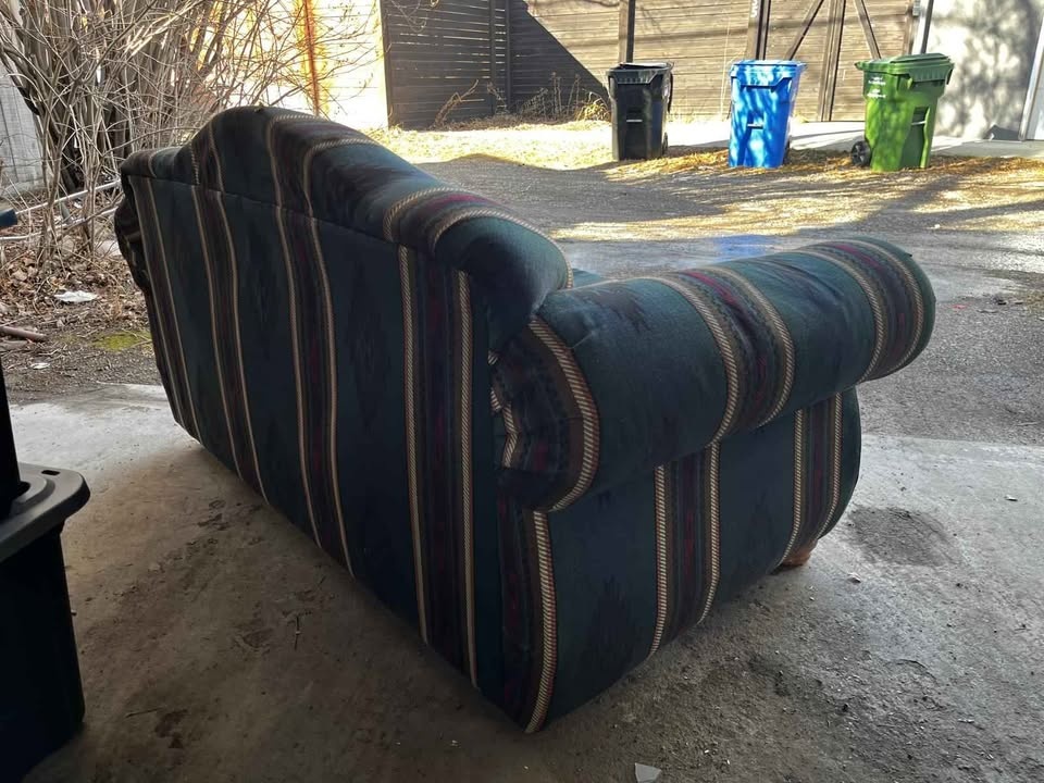 Patterned Loveseat - photo 3