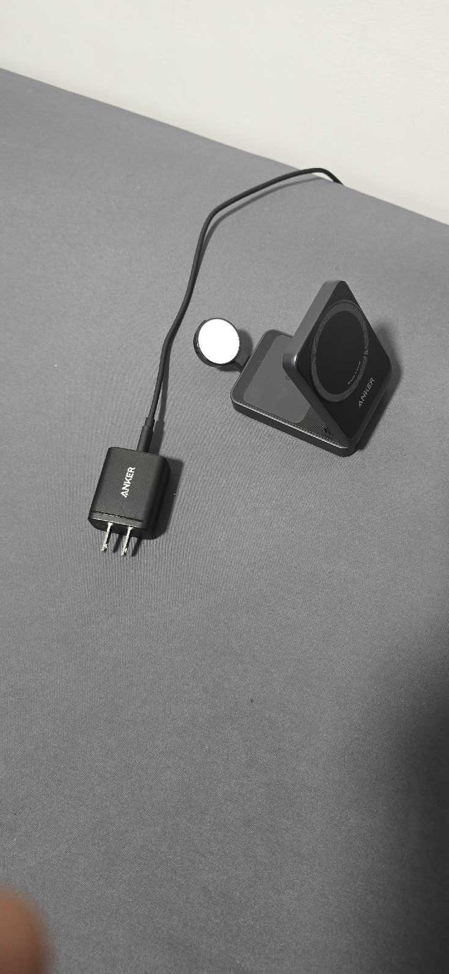 Anker Qi2 MagGo 3-in-1 15W Wireless Charger - photo 2