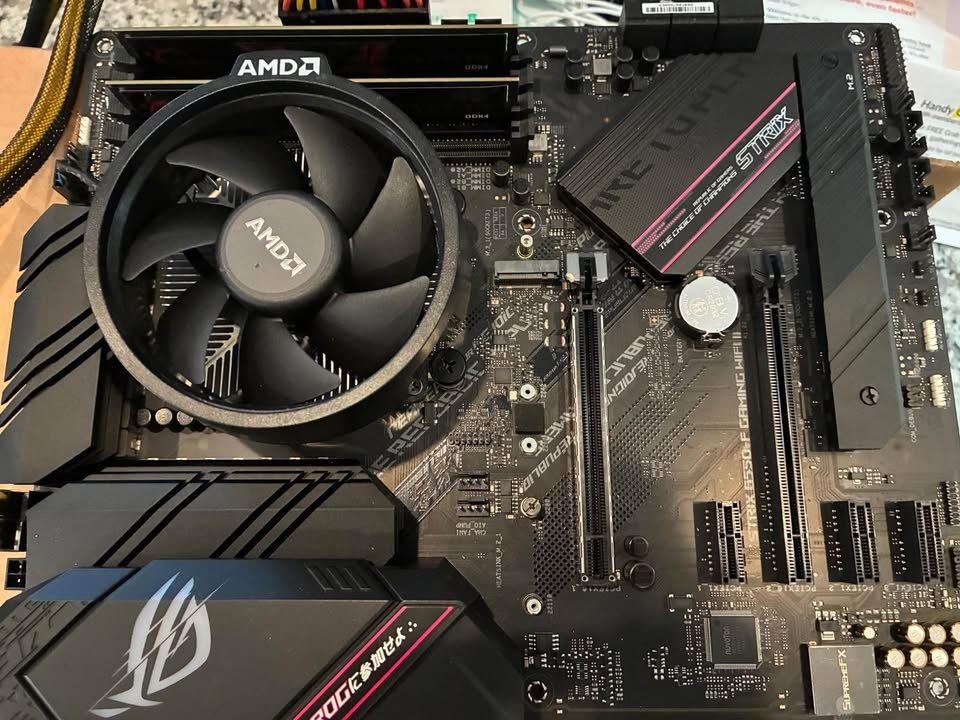 Asus ROG B550-F Gaming WiFi II Mobo & Ryzen 7 5700G CPU Combo - photo 2