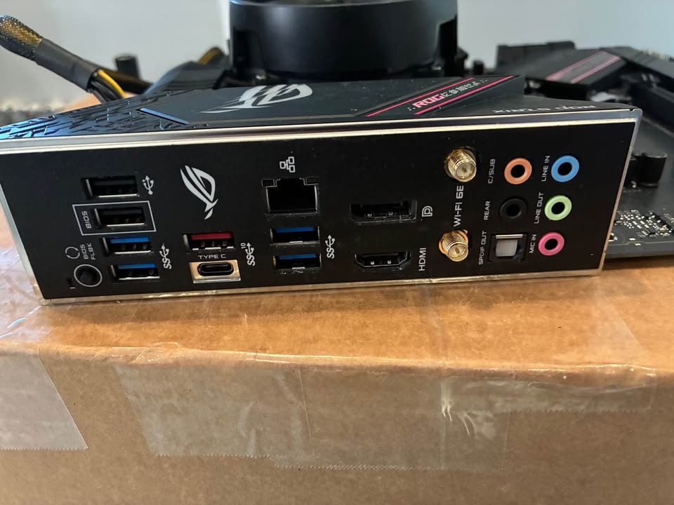 Asus ROG B550-F Gaming WiFi II Mobo & Ryzen 7 5700G CPU Combo - photo 4