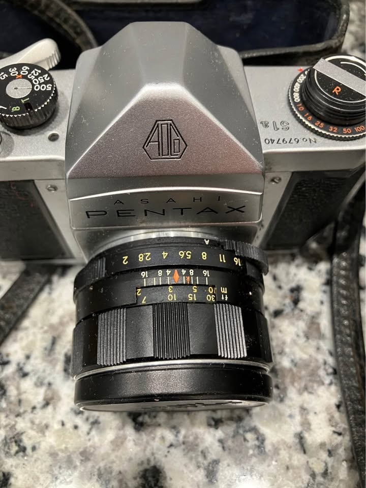 Antique Cameras: 8mm & 35mm Models - photo 3