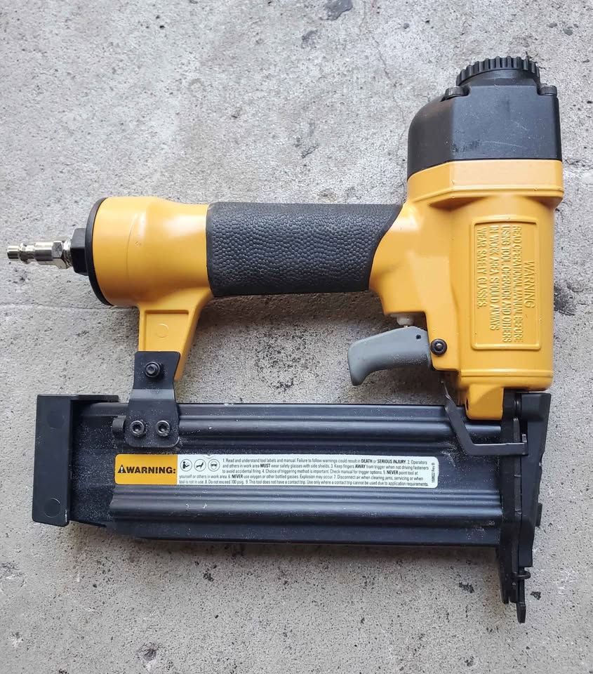 BOSTITCH Brad Nailer, 18 Gauge, Pneumatic, 2-Inch - photo 2