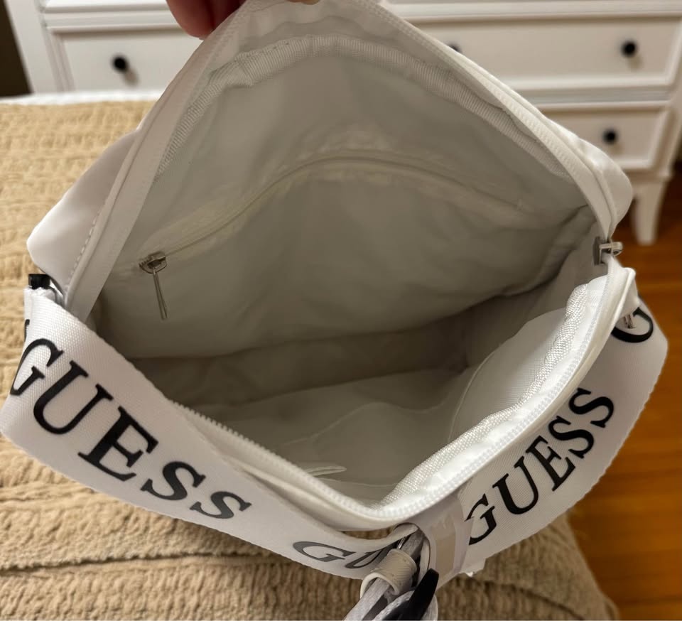Brand new Guess Crossbody Bag - photo 3