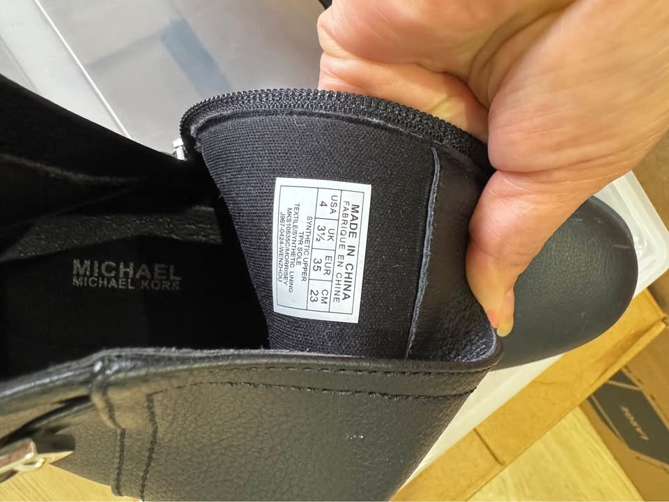 Michael Kors Girls Boots - Size 4 - photo 5
