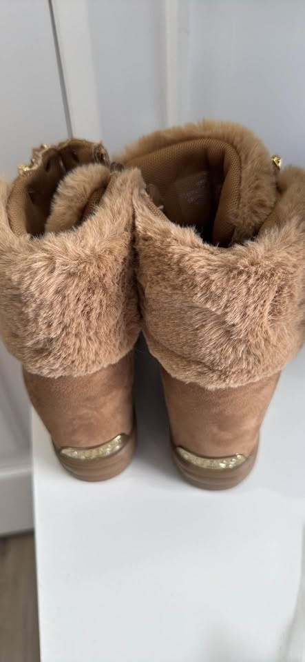 Guess Women's Boots - Size 7 - photo 2