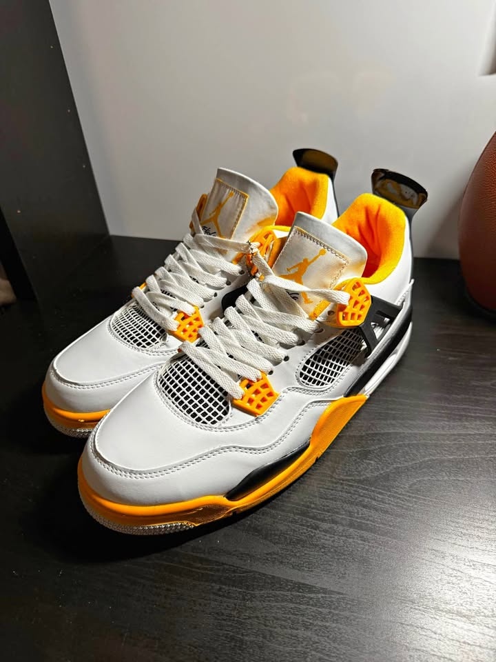 Jordan 4 Vivid Sulfur Size 11