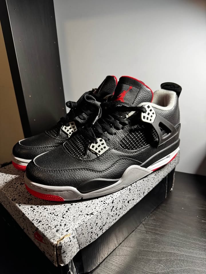 Jordan 4 Bred Reimagined Size 11 - photo 2