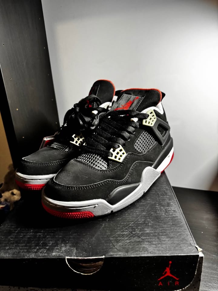 Jordan 4 Bred Size 8 - photo 2