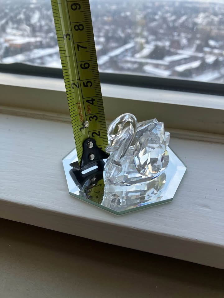 Crystal Swan Figurine with Mirrored Base - photo 3