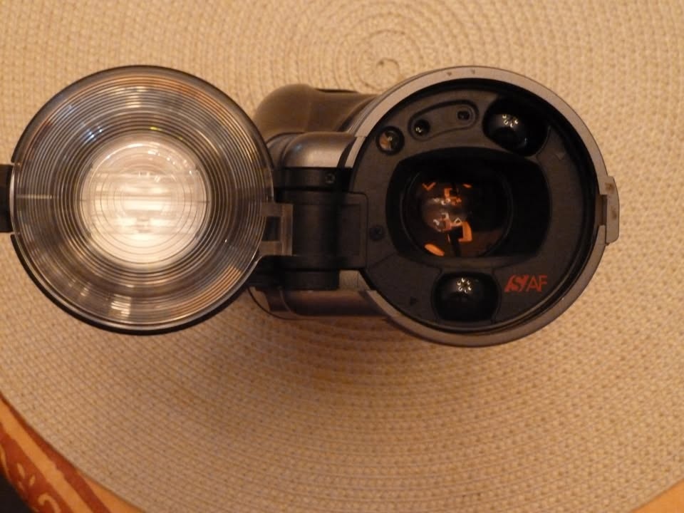 Canon Photura Caption 35mm Camera - photo 5