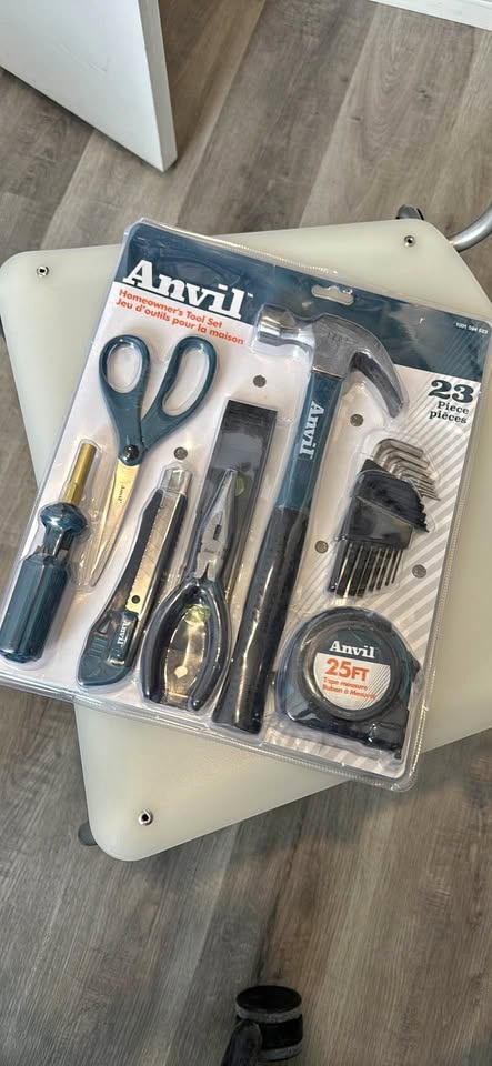 Anvil Homeowner's Tool Set 23 Piece