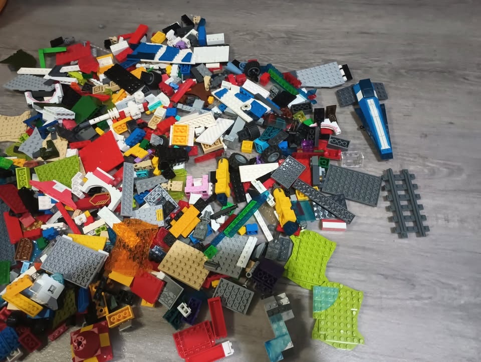 8 Lbs Mega Bloks & Other Building Blocks Lot - photo 5