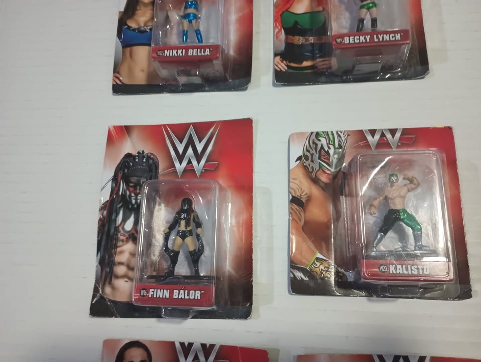 Lot of 9 WWE Nano METALFIGS Die Cast Figures - photo 4