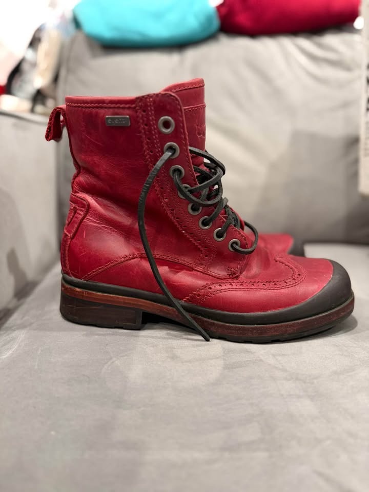 UGG Brandon Crimson Waterproof Leather Boots. Size 8 Men - photo 3