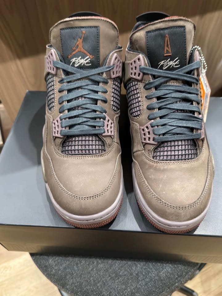 A MA MANIÉRE X AIR JORDAN 4 "DARK MOCHA" sz 8.5 - photo 3