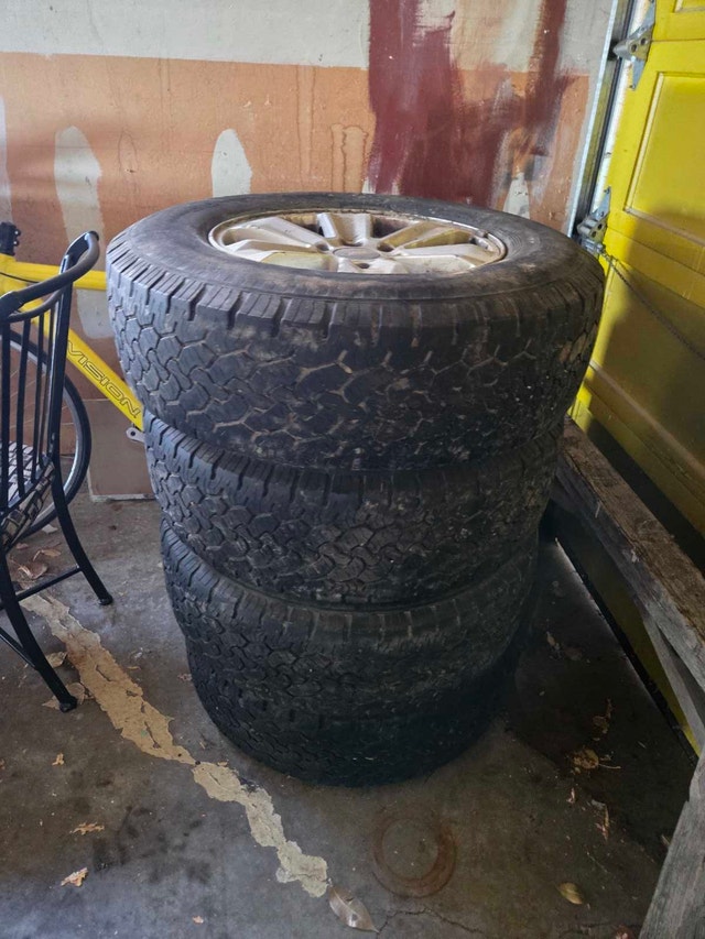Ford Michelin Tire and Rim - 235/75R16 - photo 2