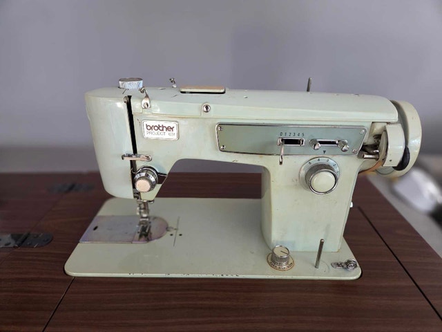 Brother Project 901 Sewing Machine with Table - photo 4