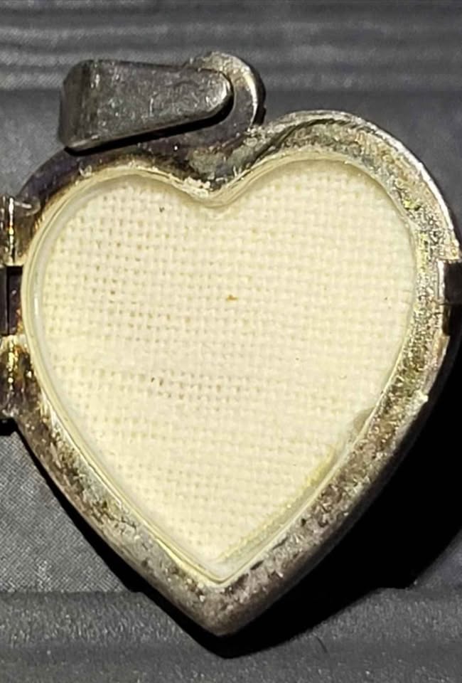 Vintage Itallian Silver Heart Locket - photo 4