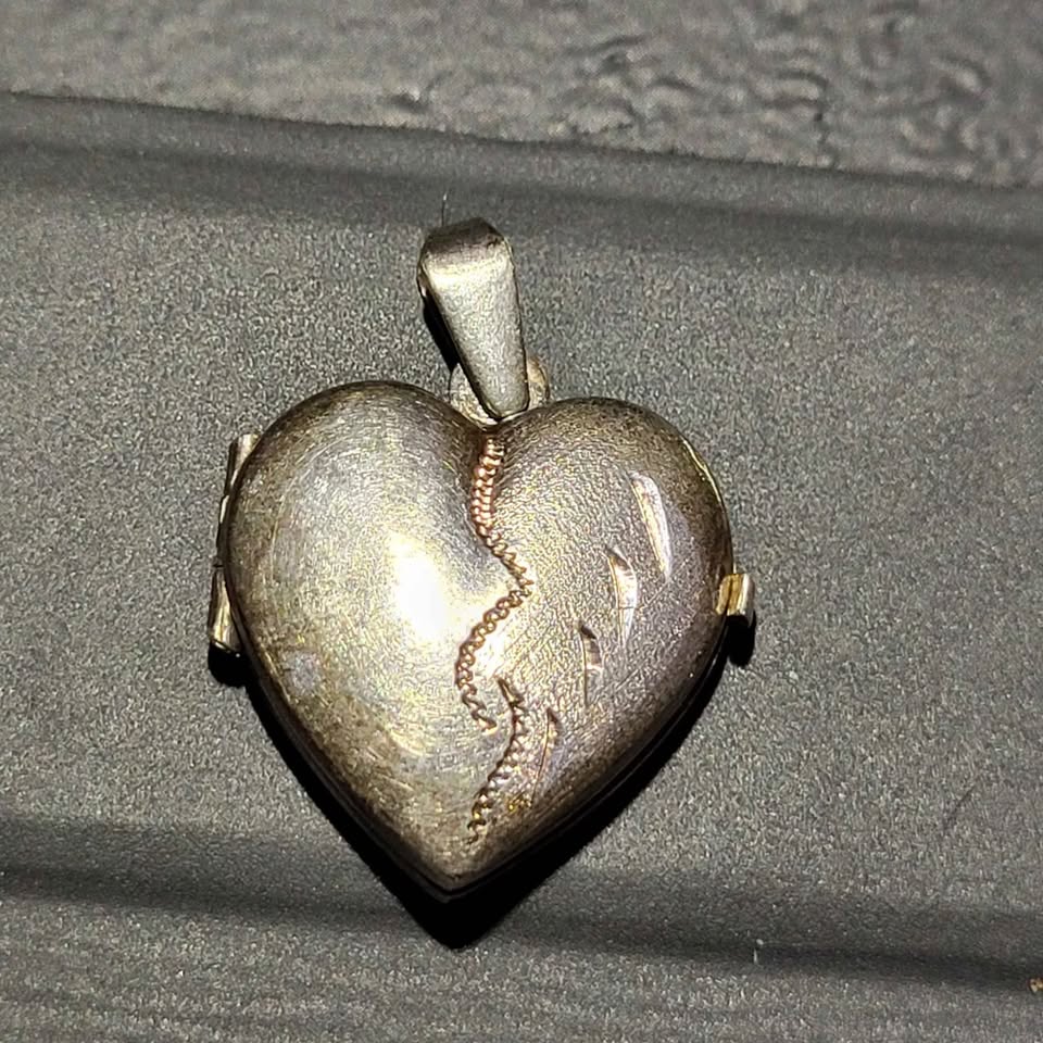 Vintage Itallian Silver Heart Locket - photo 5