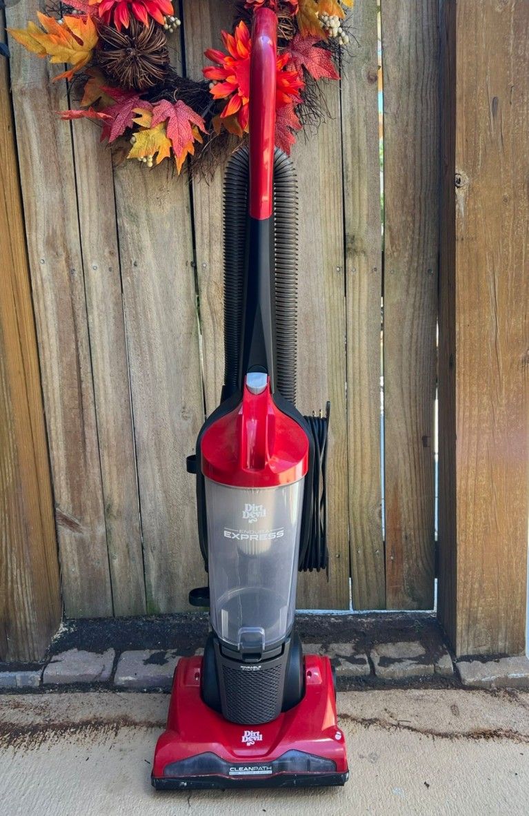 Dirt Devil Endura Express Bagless Vacuum - Lightweight - photo 3
