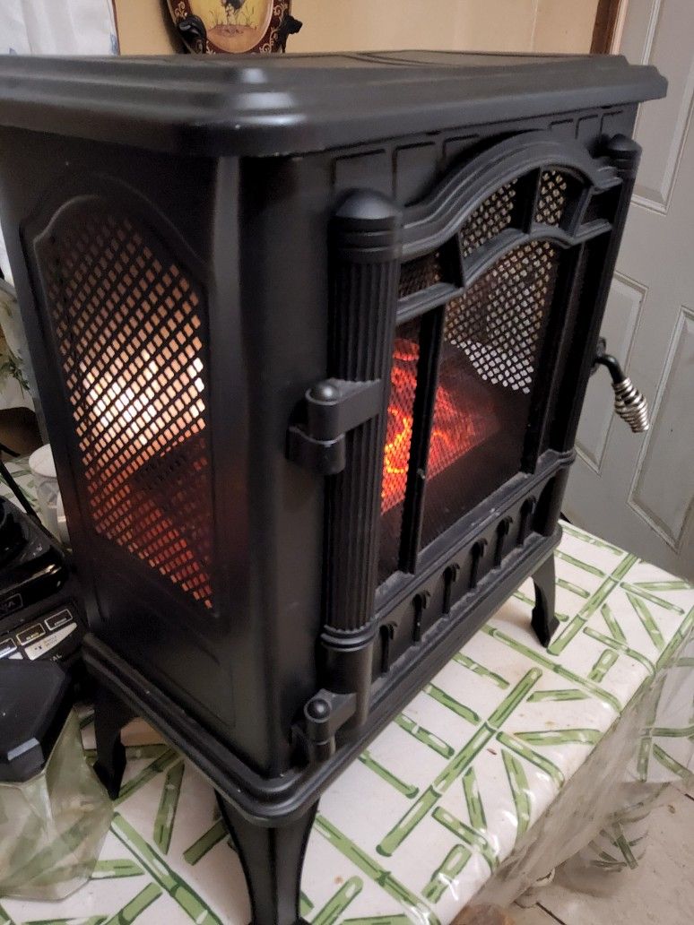 Mainstays 3D Electric Heater Stove with Life-like Flame - photo 3