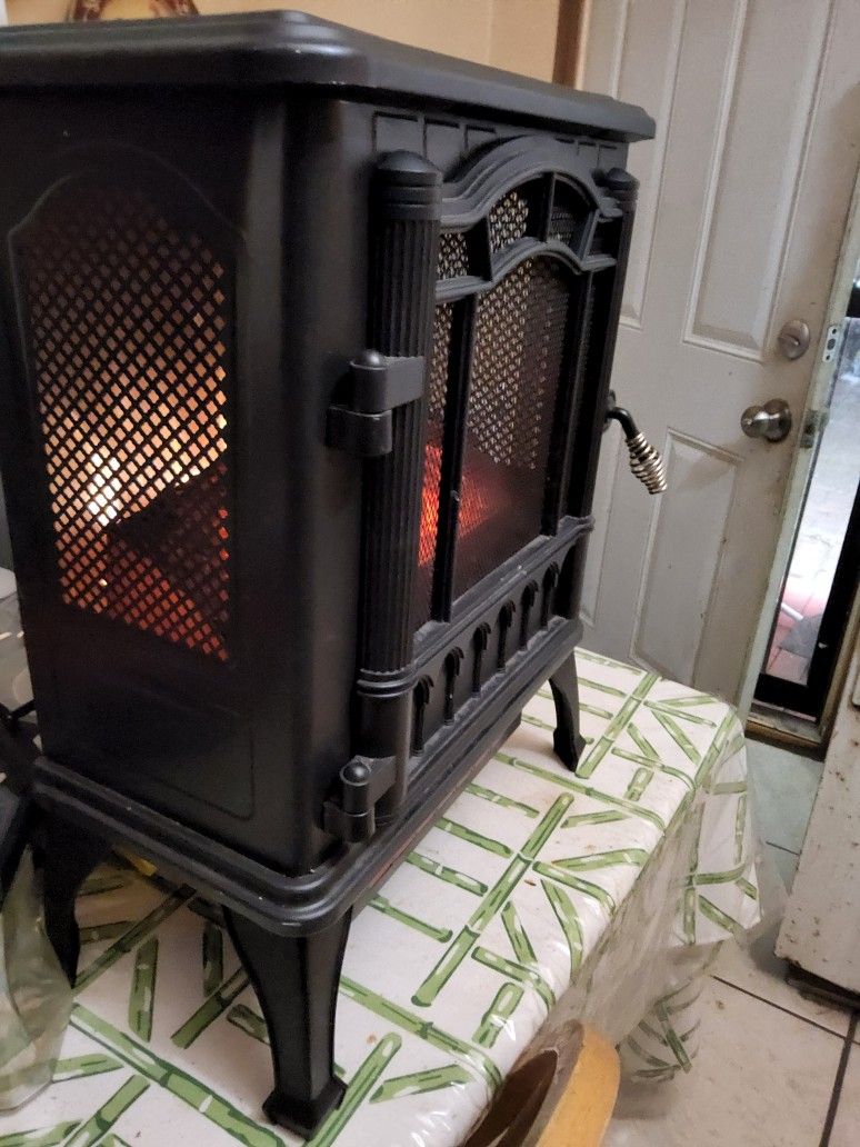Mainstays 3D Electric Heater Stove with Life-like Flame - photo 4