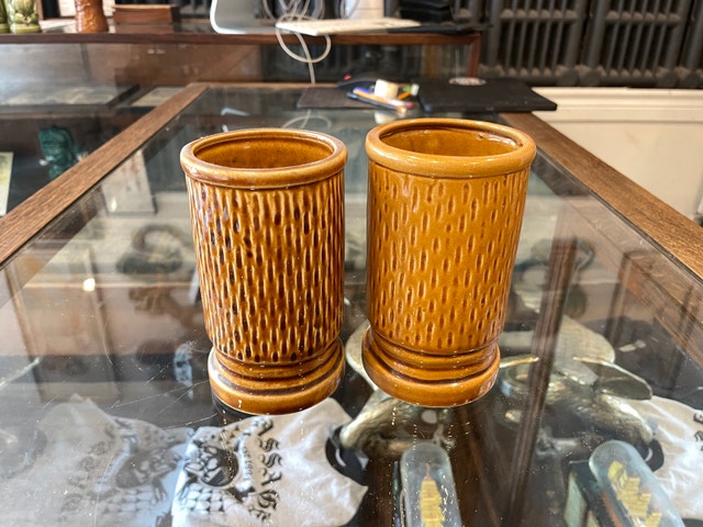 2 Hawaiian Inn Tiki Mugs Retro Vintage - photo 2