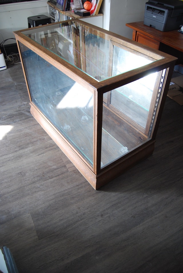 Antique Vintage Display Case - photo 2