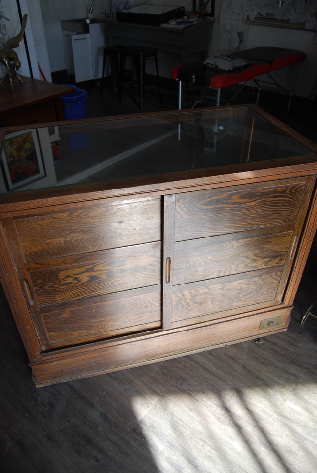Antique Vintage Display Case - photo 4