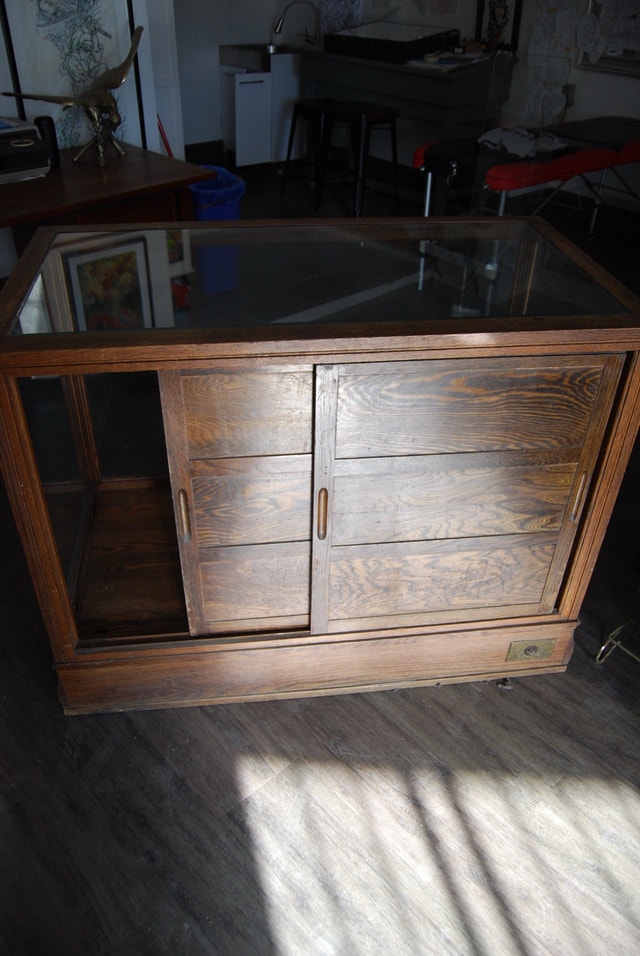 Antique Vintage Display Case - photo 5