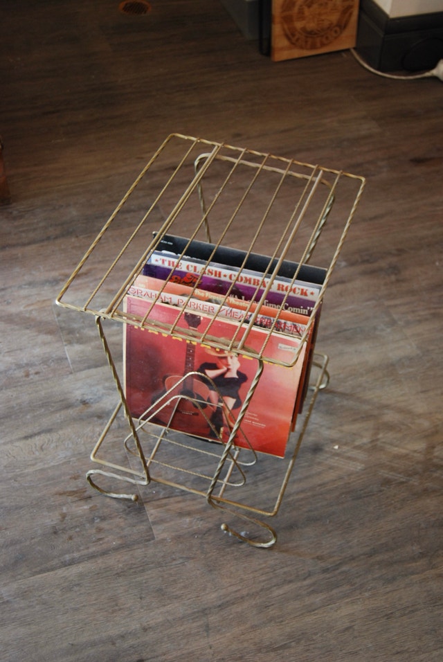 Mid Century Modern Vinyl Record Rack - photo 3