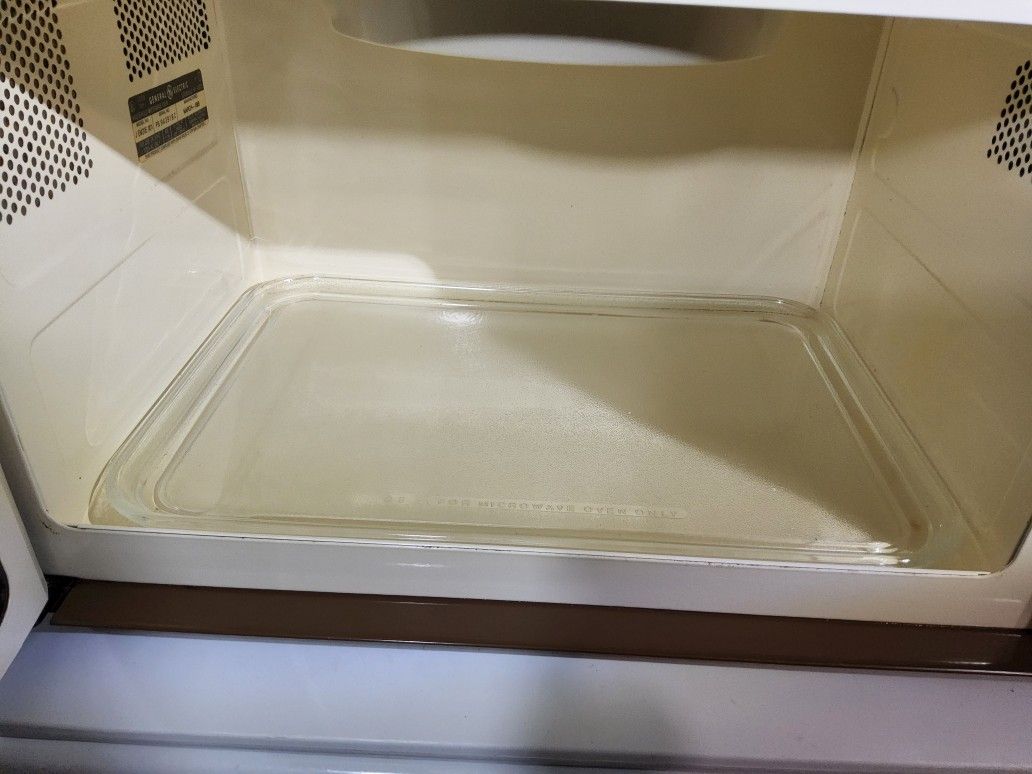 GE SPACEMAKER II Microwave - Wood Grain, Extra Large Capacity - photo 4