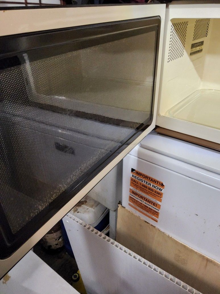 GE SPACEMAKER II Microwave - Wood Grain, Extra Large Capacity - photo 5
