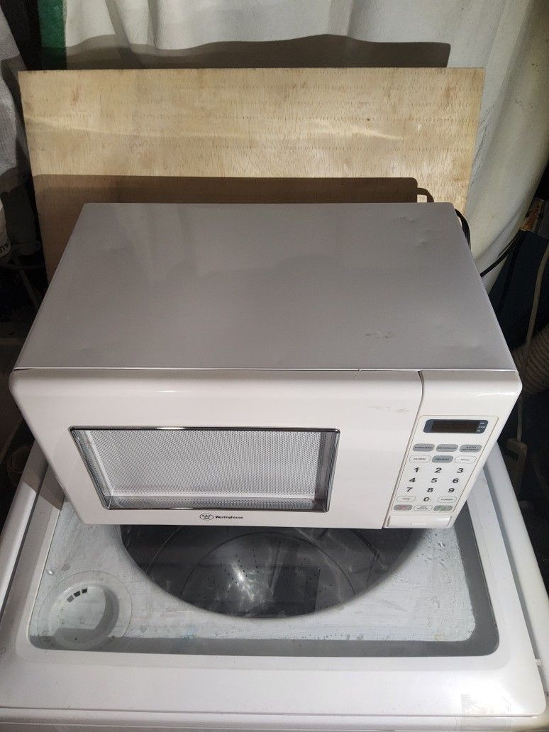 Westinghouse Compact Microwave - Vintage, Great Quality - photo 3