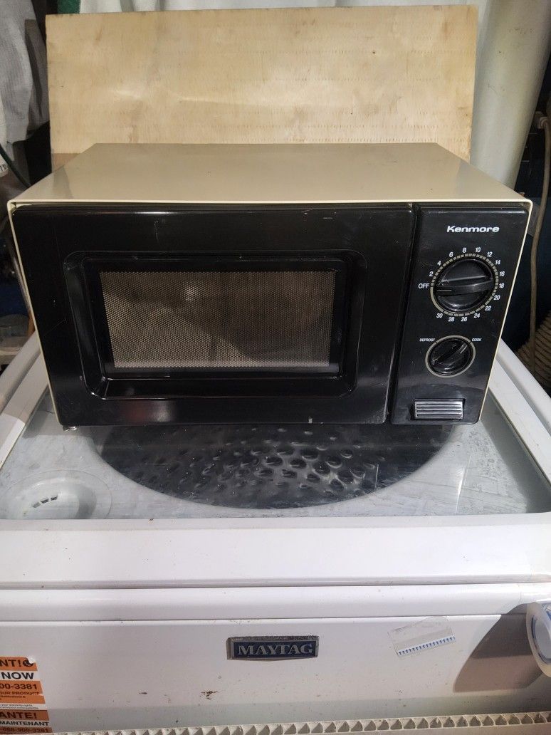 Kenmore Compact Microwave - Vintage, Great Quality