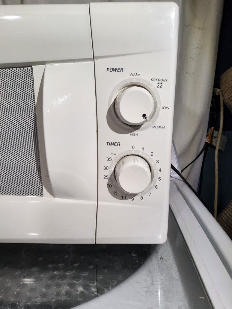 Sunbeam Compact Microwave - photo 2