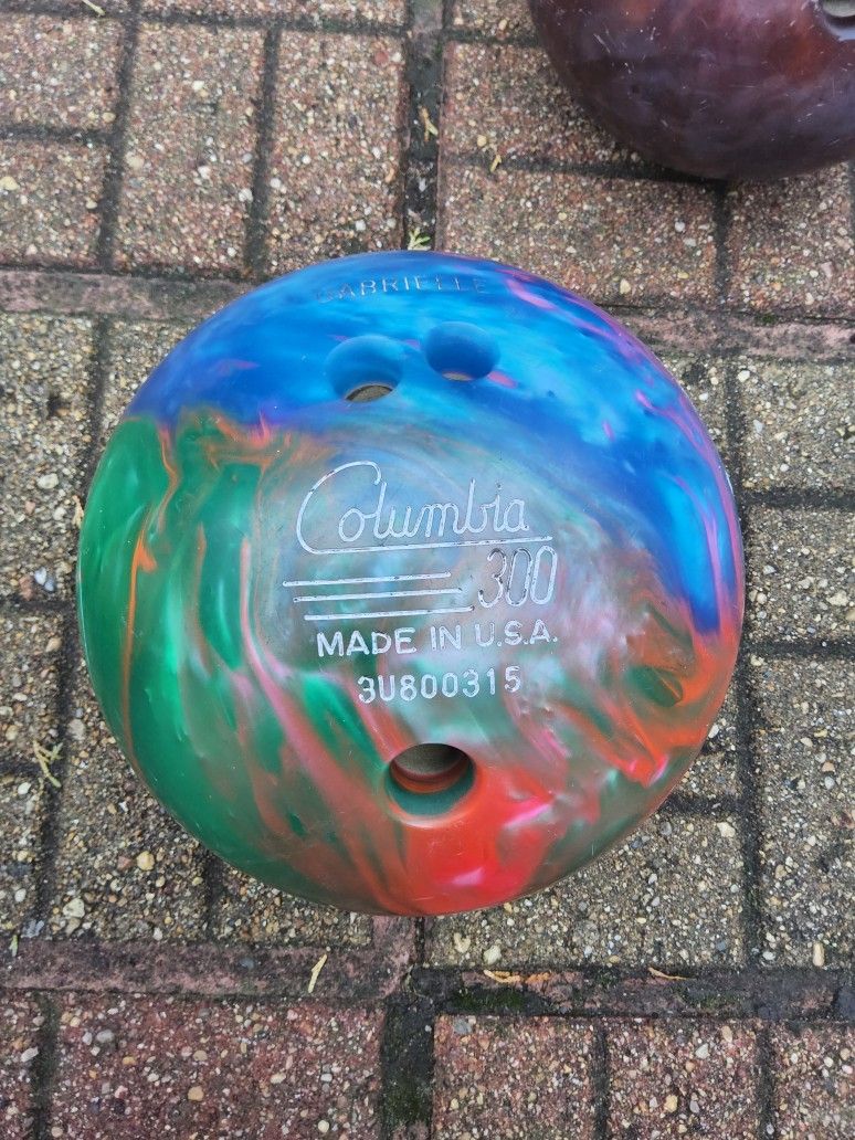 3 Columbia Bowling Balls (11lb, 12lb, 13lb) - Teens - photo 5