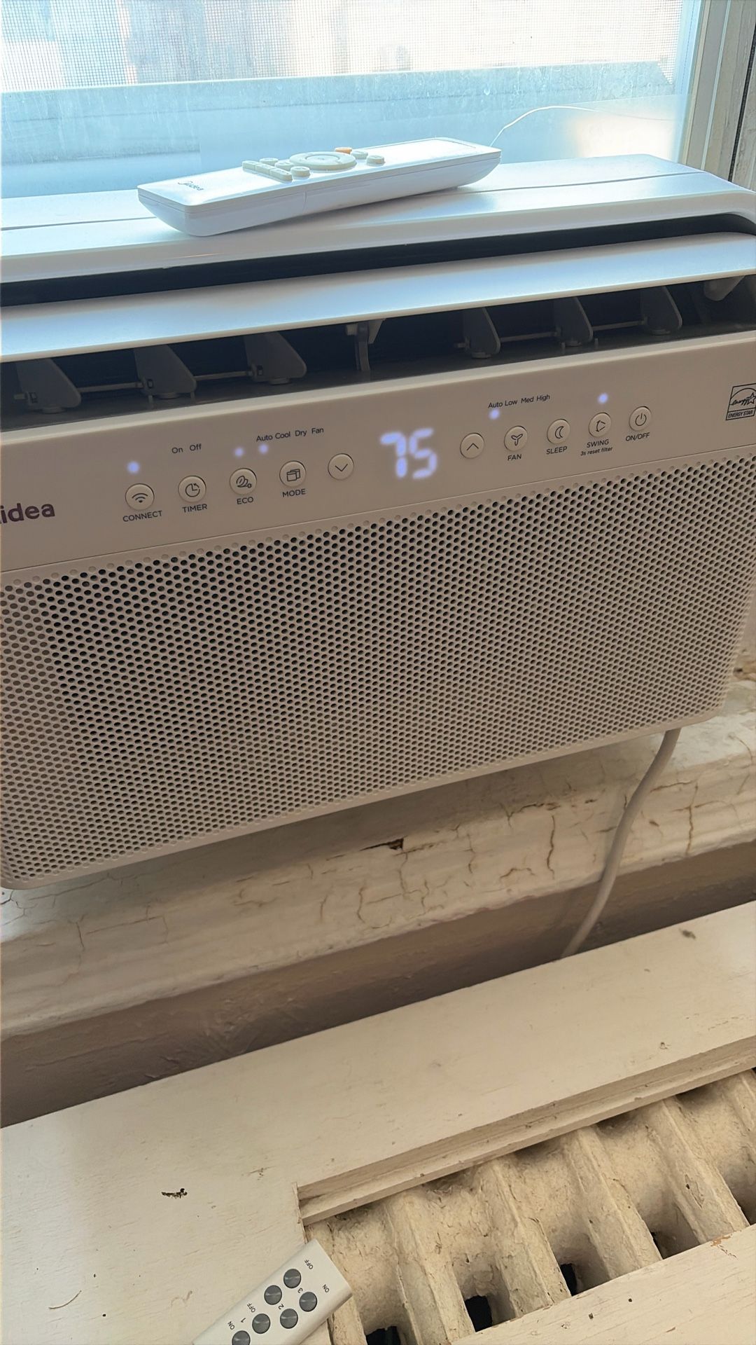 Midea U-Shaped AC With Remote - photo 2