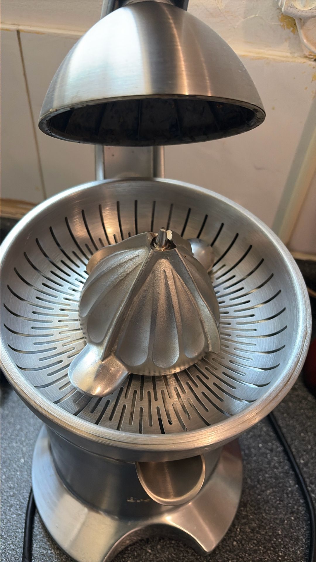 Brewville Citrus Juicer - photo 3