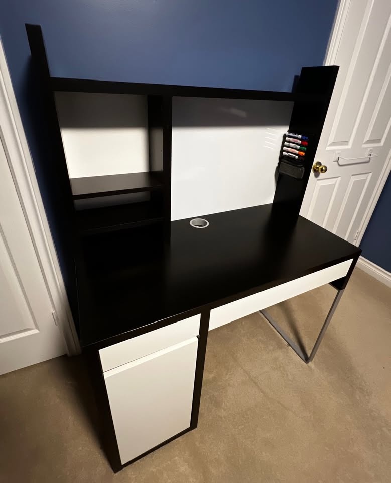 Ikea Micke Desk with shelf - photo 2