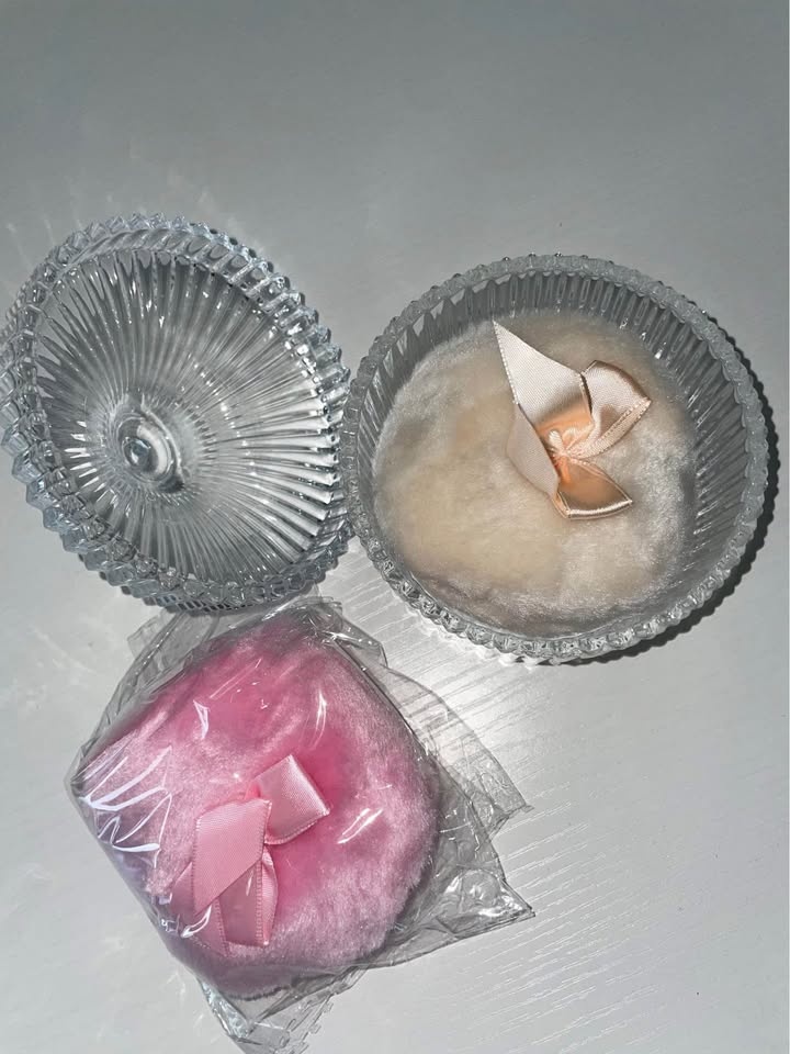 3 pcs Body Powder Puffs and Jar - photo 2