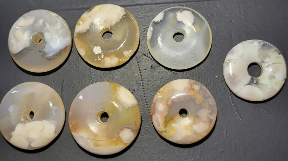 Crystal pendants image indicator(3)