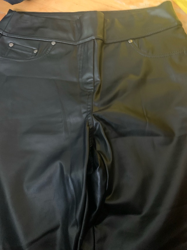 Laundry by Shelli Segal Faux Leather Pants - Women's Medium