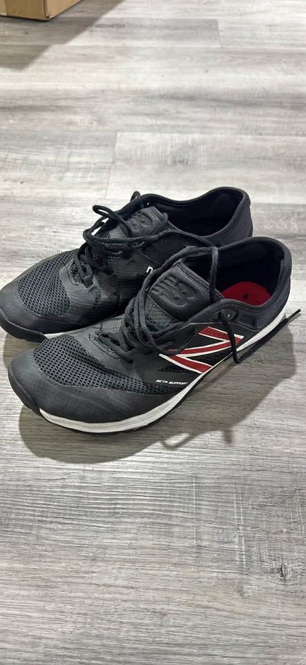 New Balance Minimus Black Running Shoes Size 10.5