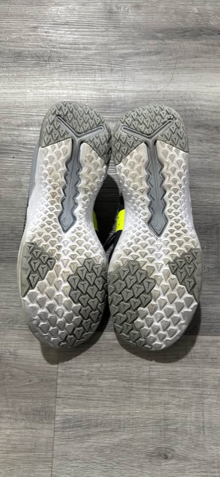 Nike Black Neon Yellow Athletic Shoes Size 10.5 - photo 2